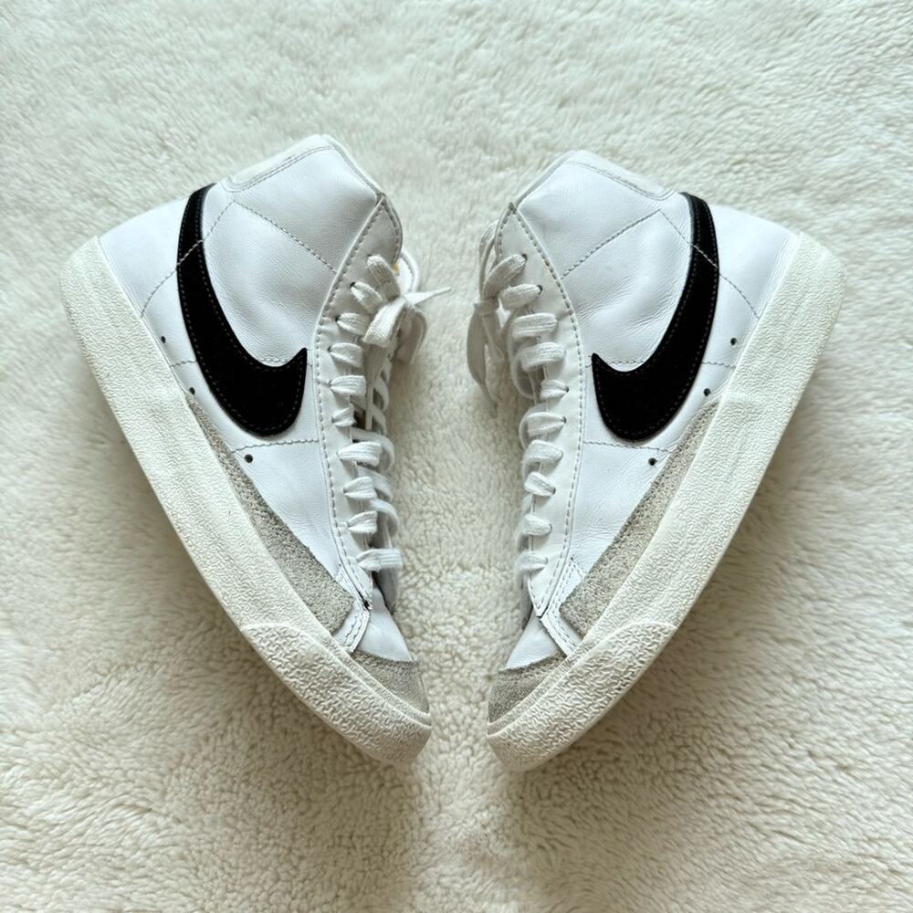 NIKE women high top sneakers size 7 US